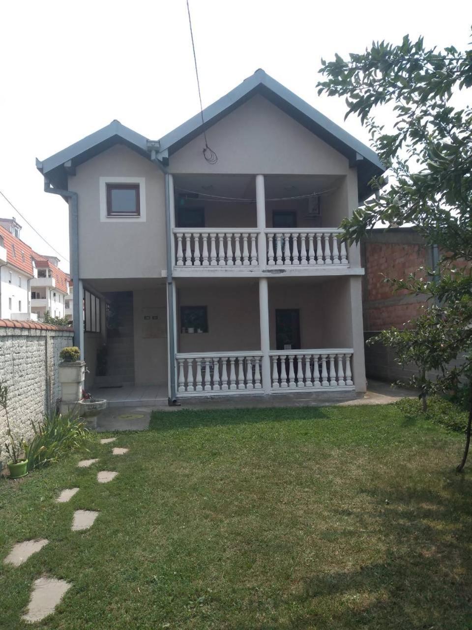 Plavi Apartman Airport Belgrade Extérieur photo